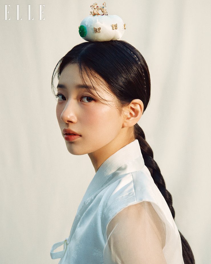 ArabicSuzy's tweet photo. ✧  [ صور ]
عزيزتنا سوزي لمجلة Elle Korea عدد شهر يناير لحملة الهانبوك

#Suzy #سوزي https://t.co/gkFhEWuPbN