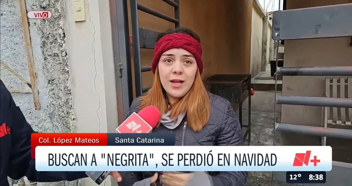 joluisgarcia's tweet photo. Buscan a “Negrita” salió de la casa asustada por la pirotecnia en la nochebuena en la López Mateos. Tenía 9 años con esta familia de #SantaCatarina  #LasNoticiasMty https://t.co/NWcJHowe2j