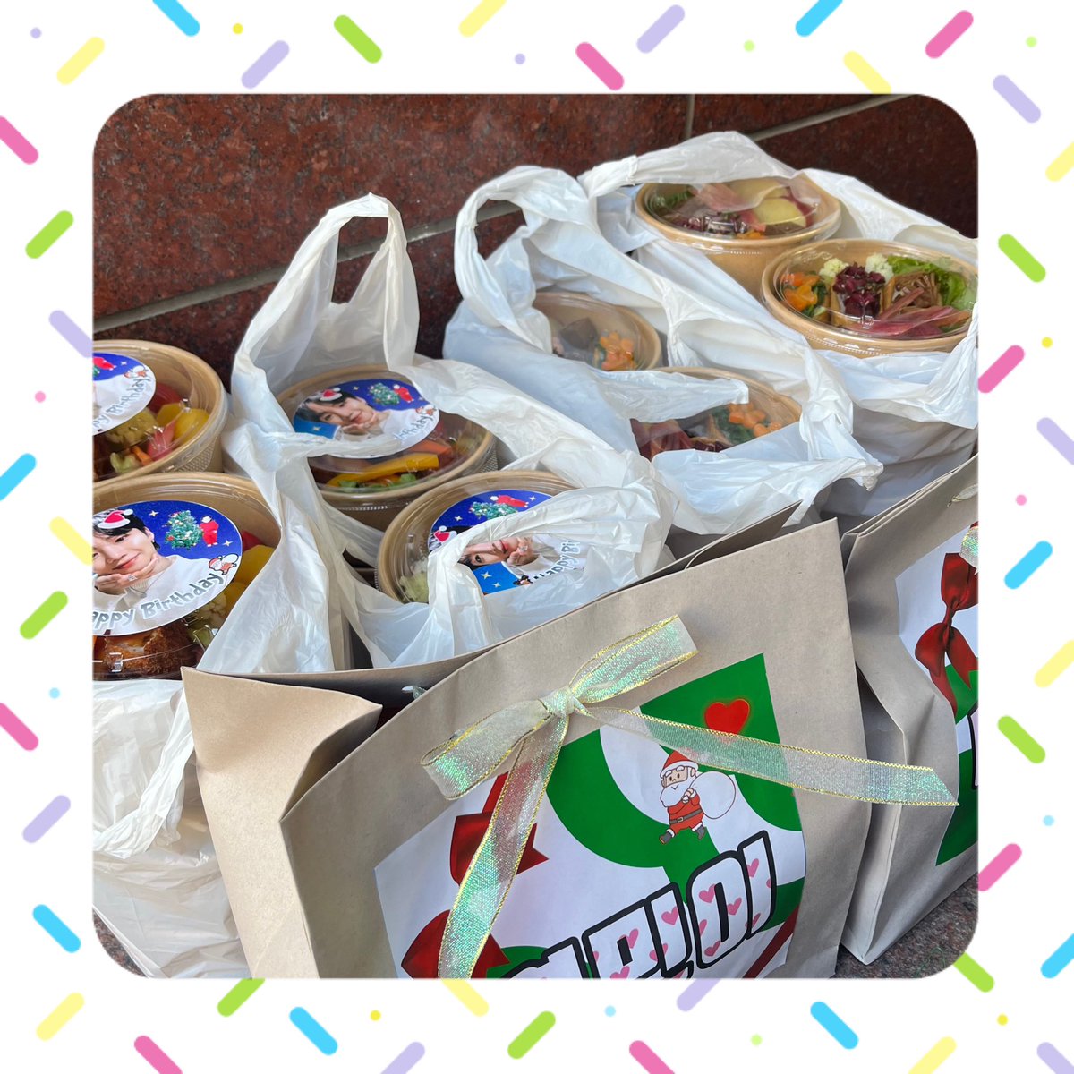 pi_14141's tweet photo. ⭐️
                      .   ♡ ♡ ᕬ ᕬ ♡ ♡
                      + ♡ ( ⌯＇^＇⌯) ♡ +
┏━━━━━━♡━ U U━♡━━━━━┓
 ♡12/25🎄12/26🎄FOOD SUPPORT　  ♡　　　　
┗━━━━━━━♡━━━━♡━━━━┛
친구들 고생했엉⭐️
#임영민 #limyoungmin 
#HAPPY_YOUNGMIN_DAY https://t.co/XQaam0Uw5d