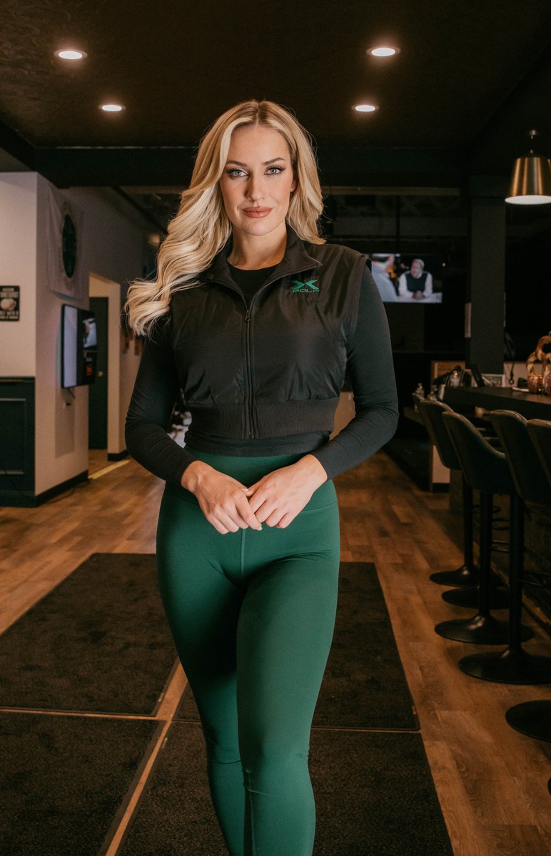 xgolfamerica's tweet photo. Welcoming winter warriors with a swing and a smile! ⛳️😊

#XGolf #IndoorGolf https://t.co/JYJyc3bjlG