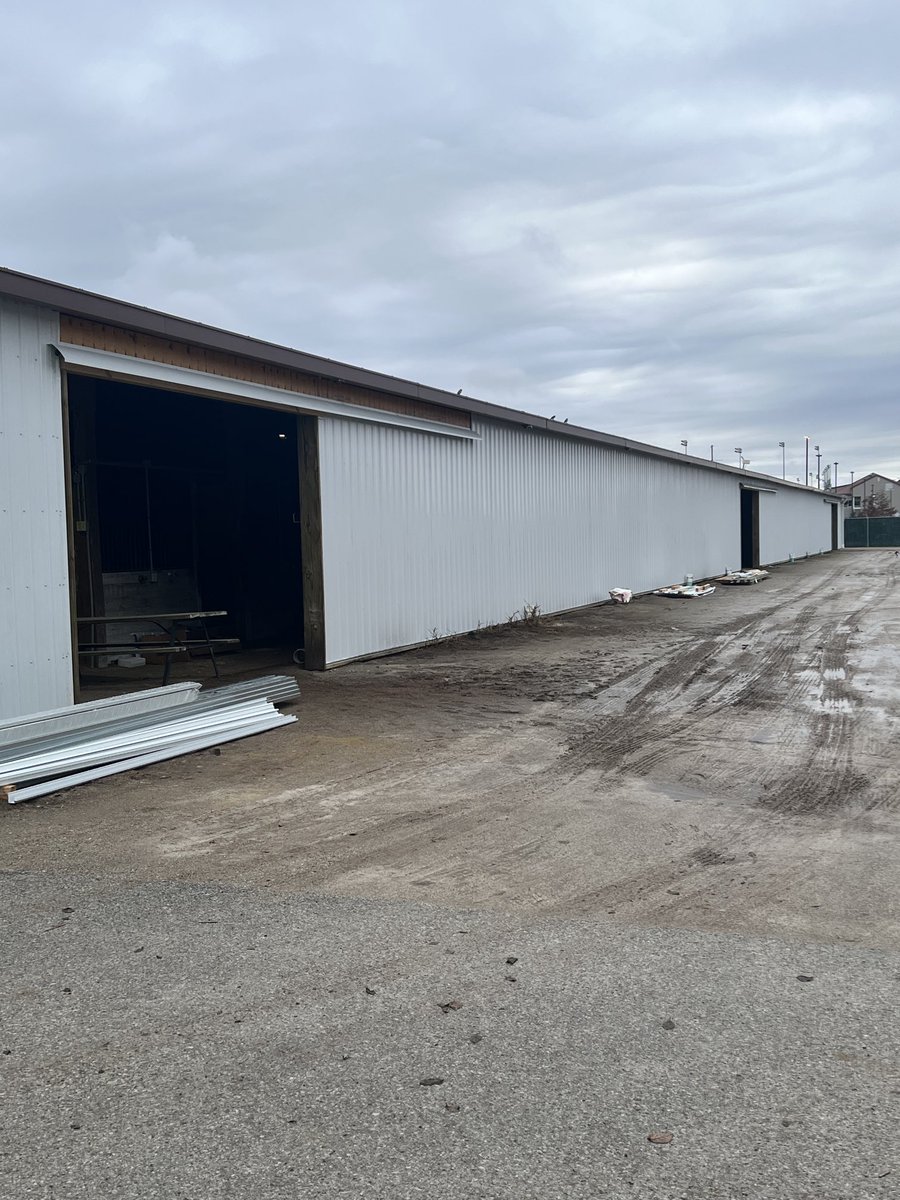 Quarter Horse barn winterization nearly complete ⁦⁦<a href="/HSIndyRacing/">Horseshoe Indianapolis Race Course</a>⁩   ⁦<a href="/INQuarterHorse/">Indiana Quarter Horse Breed Development Program</a>⁩ ⁦<a href="/MarthaClaussen/">Martha Claussen</a>⁩ ⁦<a href="/RacingRachelM/">Rachel McLaughlin</a>⁩ ⁦<a href="/JohnGDooley/">John G. Dooley</a>⁩