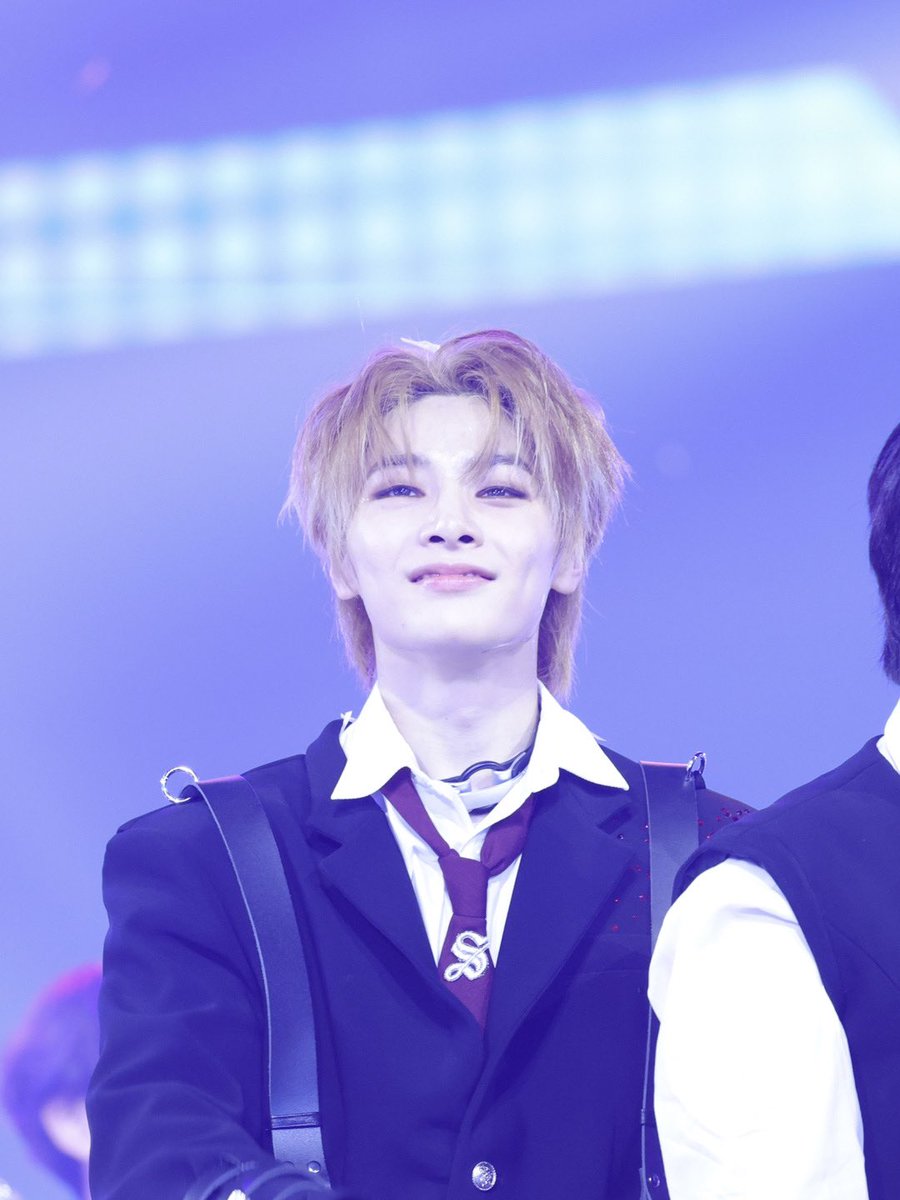 Berryto_IN's tweet photo. 【𝟐𝟑𝟏𝟐𝟐𝟓】 𝐒𝐁𝐒 가요대전
🎄🦊
#StrayKids  #I_N  #스트레이키즈  #아이엔 https://t.co/OHuGjqTeRJ