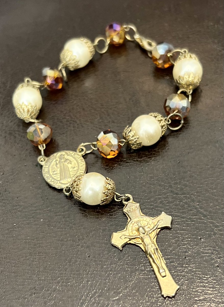 Vintage #ITALIAN Rosary 8' #ABBeads & Faux Pearls Gold Tone Cross #ITALY FREE SHIP

#midcentury #MCM #vintagejewelry #vintagerosary #auroraborealis #rosary #praytherosary #vintage #ebayfinds #catholicrosary #MadeInItaly #prayerbeads #religiousjewelry 

 ebay.com/itm/2665853428…