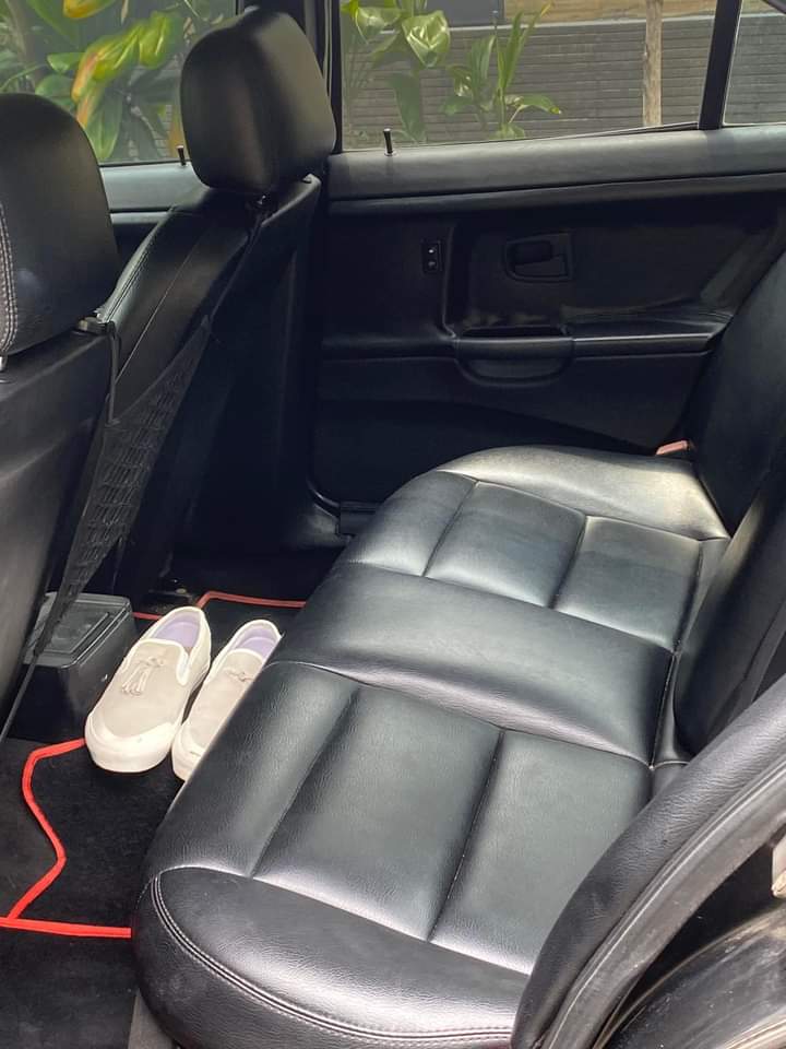 HoldenKlasik's tweet photo. BMW e36 318 M43 tahun 1998
• surat lengkap STNK BPKB FAKTUR
• plat D samsat kodya
• pajak kaleng panjang
• bodi mulus
• mesin sehat kering anti rewel
• AC dingin banget
• kaki nyaman
• service record ada

harga 47.500.000 nego
lokasi bandung 
wa 085930187514 https://t.co/gehChcUALZ