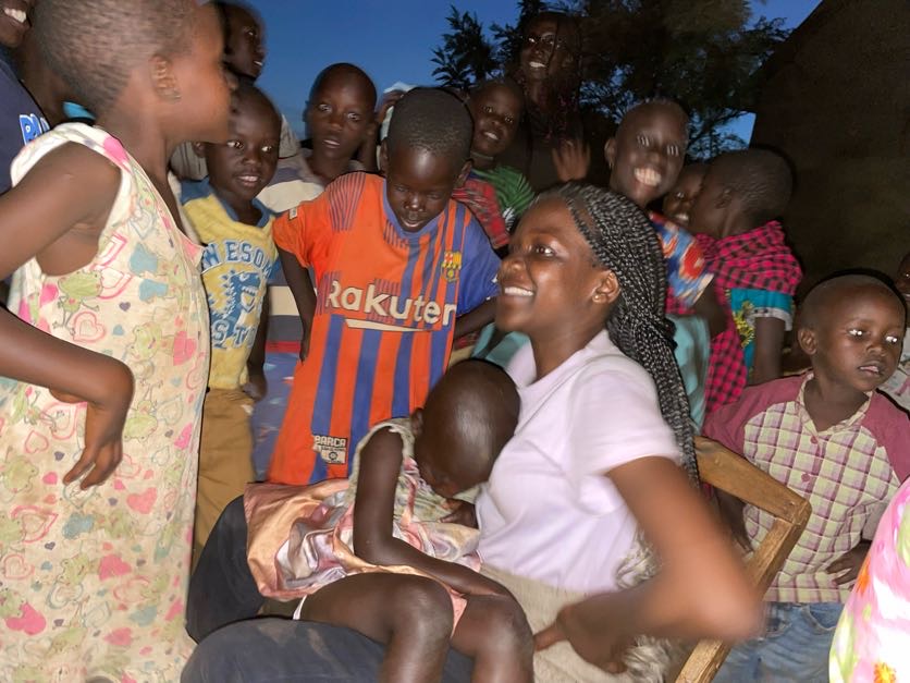 AngelPatrah's tweet photo. It was heart fulfilling spreading Chirstmas joy  with @MukisaPhiona3 the vision bearer to children and the community of Mitimito in Mayuge District together with other @YPMP_Ug fellows on 21-22.12.23. 
Our key message was for the young ones to stay in school with support of all. https://t.co/OXhB2Uexfe