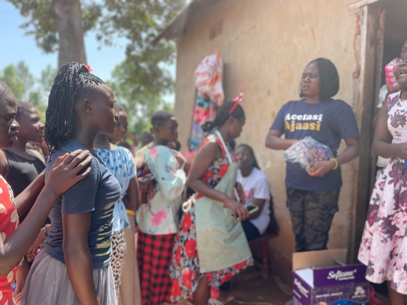 It was heart fulfilling spreading Chirstmas joy  with <a href="/MukisaPhiona3/">Mukisa Phiona</a> the vision bearer to children and the community of Mitimito in Mayuge District together with other <a href="/YPMP_Ug/">Igoye Young Professional Mentorship Institute</a> fellows on 21-22.12.23. 
Our key message was for the young ones to stay in school with support of all.