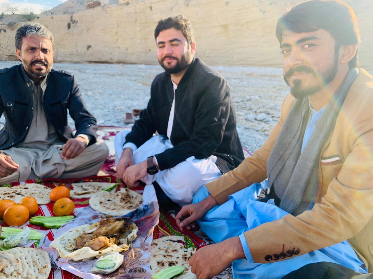 سرمگیں بیگائے گوں سنگتاں