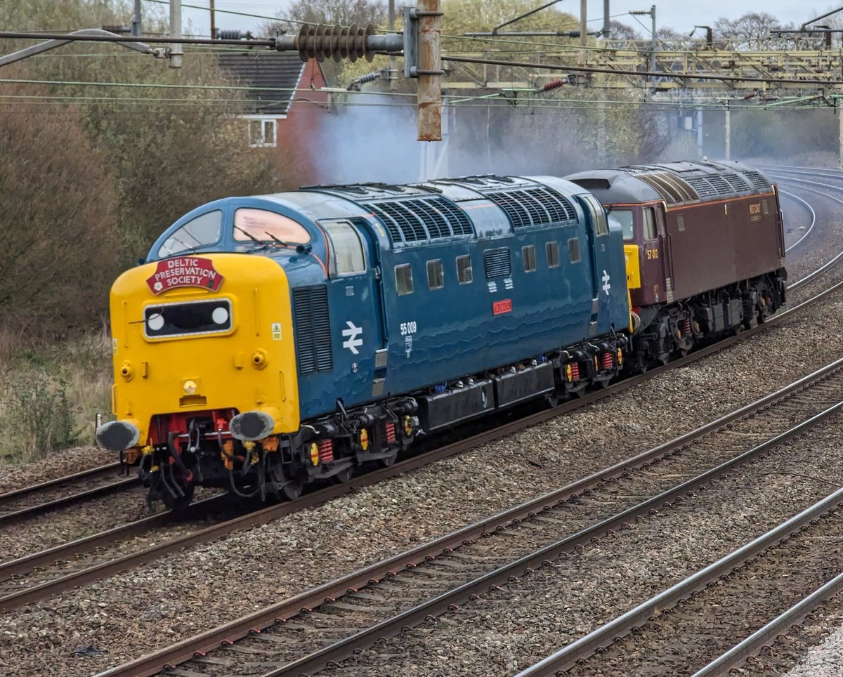 DownOnTheStour's tweet image. 2023 In Review: March 3⃣

This was the month of Line Ticking and 313 bashing. Loads of routes cleared on Northern, Southern &amp;amp; GWR Plus 55009 roared up the WCML! 😍

#DOTSyearinreview23 #Class313 #PEP #deltic #Class333 #GWR #class165 #RouteClearing