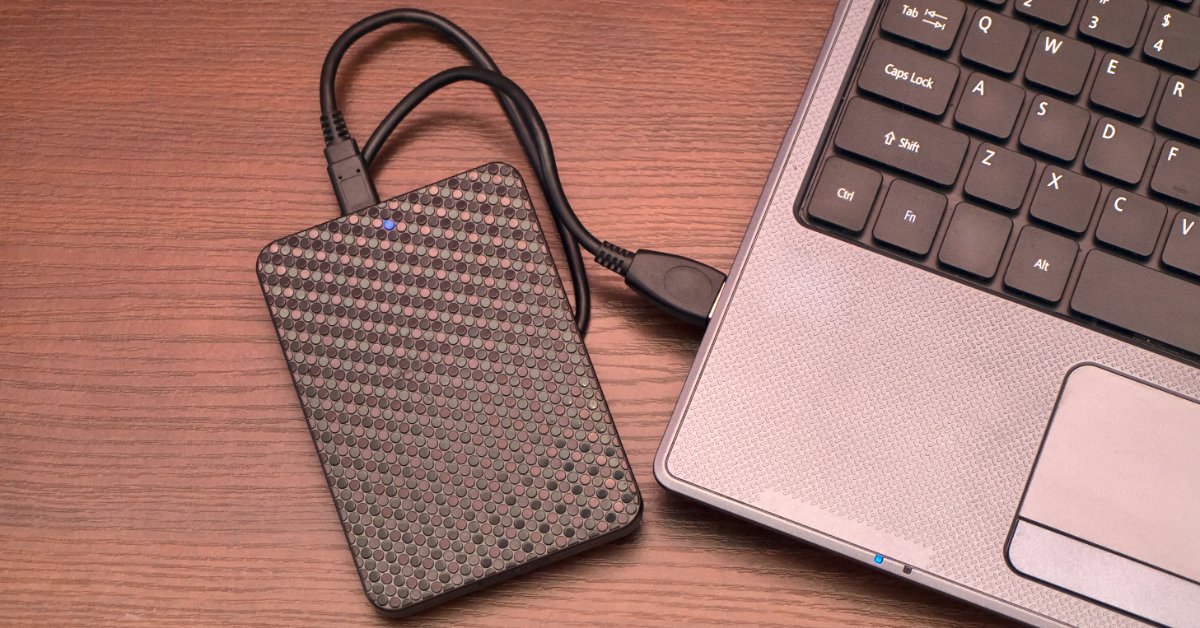CDWCorp's tweet photo. From backing up vital personal data to priceless family photos or video, an external hard drive is a must.

Explore our latest buyer’s guide to know what to look for and how to find the right one for your needs. https://t.co/s0P5aiXTSu

#DataStorage #ExternalDrive https://t.co/R6ISaPY330