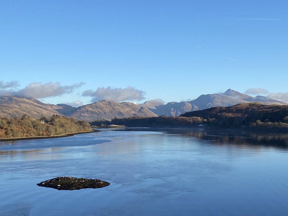 AlasdairCarswe1's tweet image. Cracking day for cycle ride run from home round the #blackcastle and 1st trip across the new #connelbridge walkway. Shame to see cyclists ignoring the #cyclistsdismount signs on the walkway. 😡 #NARC