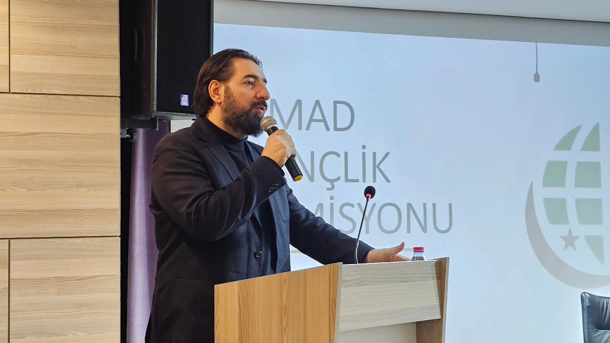 umaddernegi's tweet photo. 23 Aralık 2023'te UMAD Genel Merkezi'nde gerçekleşen panele, gençlik komisyonu üyeleri, sivil toplum kuruluşları yöneticileri, medrese temsilcileri ve üniversite öğrencileri katıldı. Panelde, yapay zekâ, transhümanizm, dini ve ahlaki boyutlar tartışıldı. https://t.co/TKckgXWFc1