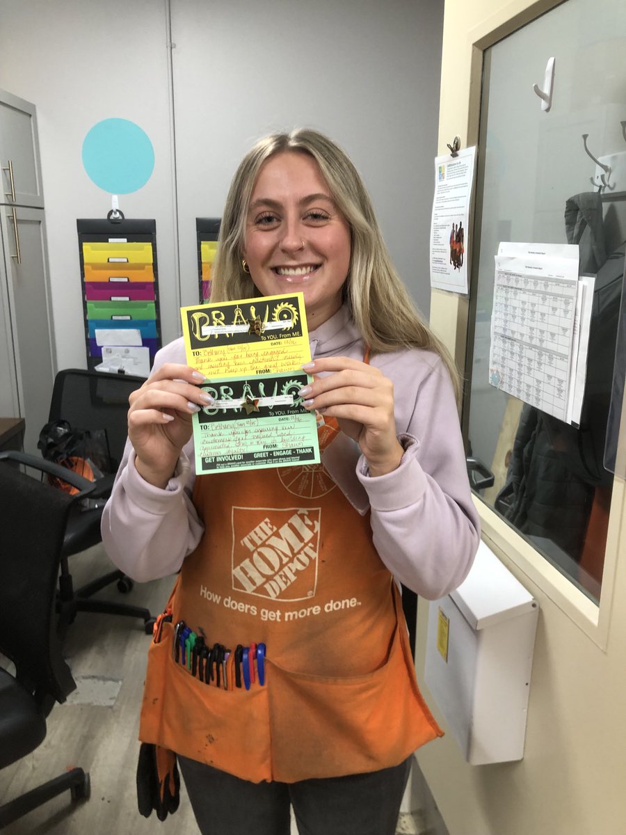 #DreamTeam2217:  How do you grow your online business?  Excellent Customer Service!  Our Service Desk (Heather, Amber, Liz and Bethany) have been rocking the VOC mentions this month!  Thank you for supporting our online growth!  Keep up the amazing work!!