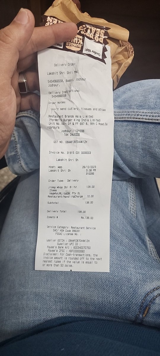 nikhil_singhal_'s tweet photo. images for reference @YoungJainsIndia @jaintrue @BurgerKing https://t.co/FTyVECOoPt