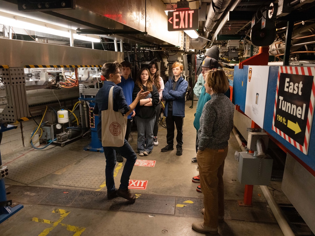 CHESS_user's tweet image. #TunnelTuesdays at CHESS with PTECH Academy students from Tompkins/Seneca/Tioga BOCES! Sign up here to tour a #particleaccelerator up close in person! l8r.it/3grF
@TSTboces @CornellEng @NSF @Cornell @CornellRsrch #Ithaca #Cornell #synchrotron #research #physics #nsf