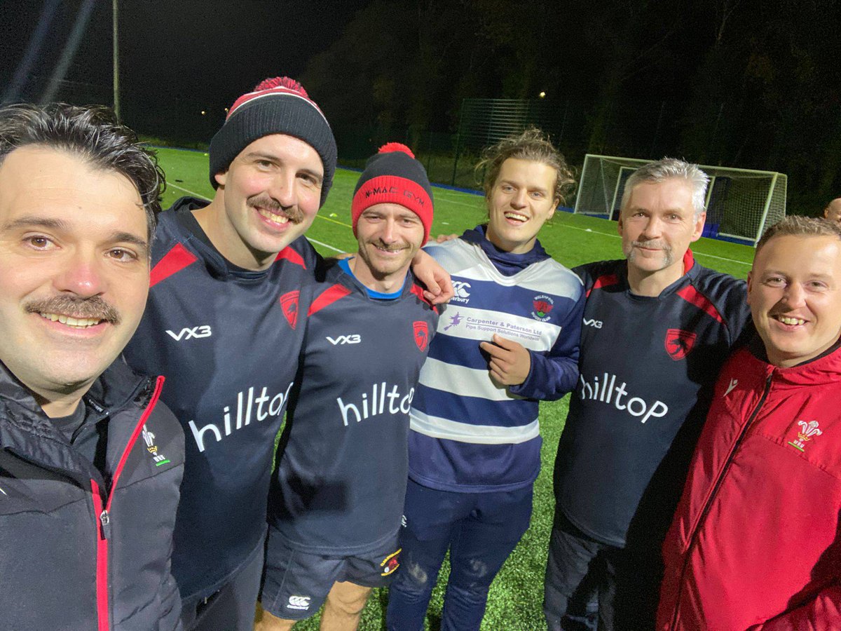 Check out Hilltop founder, Scott, with some of the team from local football club, Newtown AFC- so proud to support local sports teams by sponsoring the whole club with shirts 🏉 #HilltopHoney #Newtownrugby