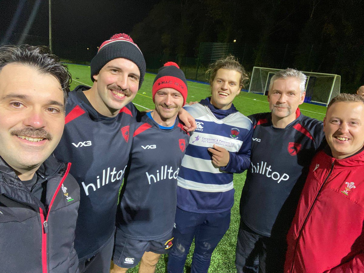 Check out Hilltop founder, Scott, with some of the team from local football club, Newtown AFC- so proud to support local sports teams by sponsoring the whole club with shirts 🏉

#HilltopHoney #Newtownrugby