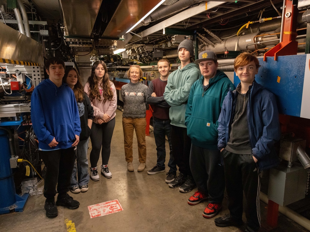 CHESS_user's tweet image. #TunnelTuesdays at CHESS with PTECH Academy students from Tompkins/Seneca/Tioga BOCES! Sign up here to tour a #particleaccelerator up close in person! l8r.it/3grF
@TSTboces @CornellEng @NSF @Cornell @CornellRsrch #Ithaca #Cornell #synchrotron #research #physics #nsf