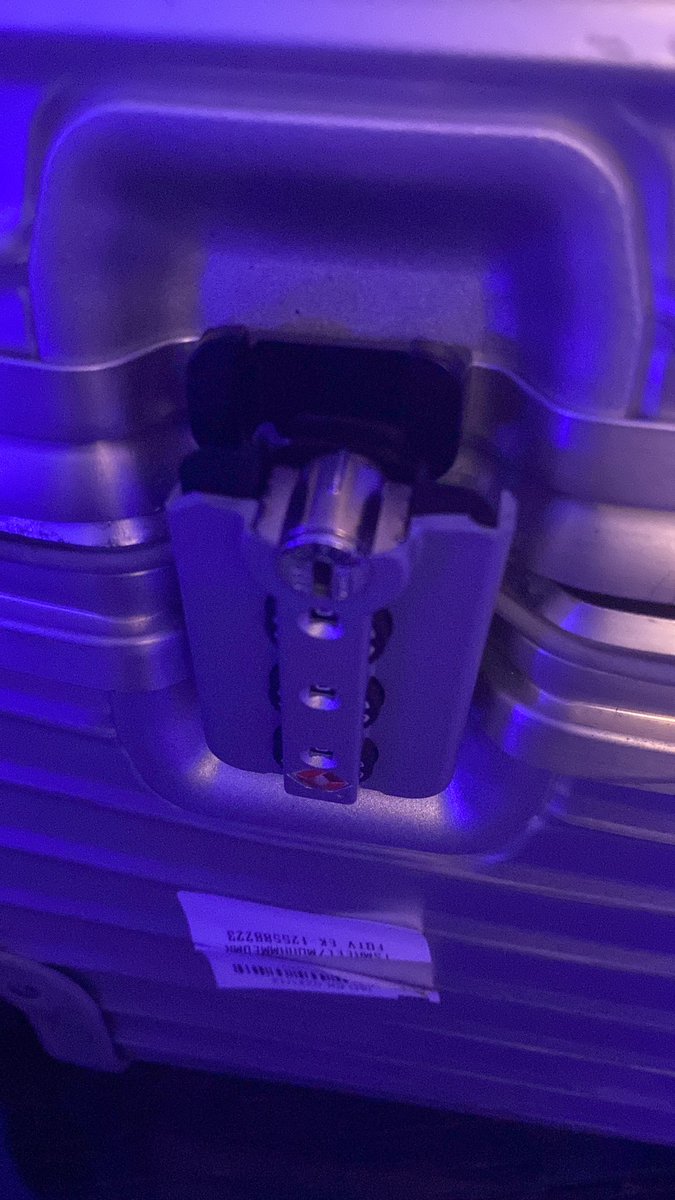 Mo_Ismaeel's tweet photo. How is this acceptable @TSA ??? With all the technology out there your only solution was to destroy my bag? Clearly NOTHING in there and then not even an apology letter. Your arrogance and inconsiderate attitude is on another level!! That’s a $1,500 case you destroyed!! https://t.co/4YA3xJ5WX6