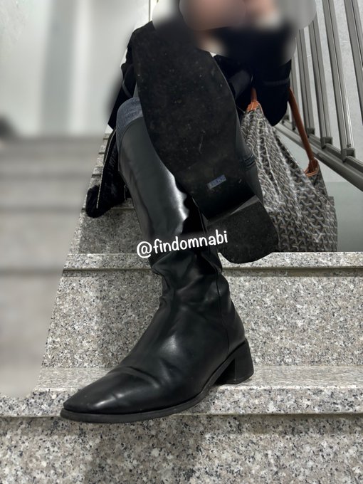 GoddessNabi's tweet photo. 真夜���に発情した日本の奴隷たちは連絡します。
靴底を舌で掃除したいなら😋

LINE : findomnabi

#完全管理 #性奴隷 #主従関係 #貢ぎ奴隷 #羞恥芸 #調教 #鬱勃起 #KNTR #JNTR #韓女様の御御足 #崇韓 #足フェチ #足の裏 #大きなお尻 https://t.co/eapK4Tj7xJ