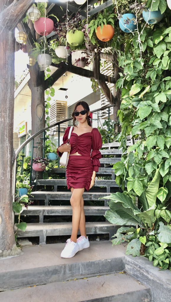 dedios_rose's tweet photo. Red clothes, bold attitude. https://t.co/ywh1nErBnW