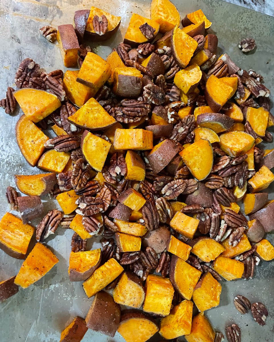 NCAgriculture's tweet photo. Now that the holidays are over you may want something different on your plate. Try this savory and delicious honey, herb salmon over sweet and spicy sweet potatoes as your next dish at home. You can find this recipe in the Got to Be NC Cookbook. #NCCaught #NCAgriculture https://t.co/13tPsLc6DV