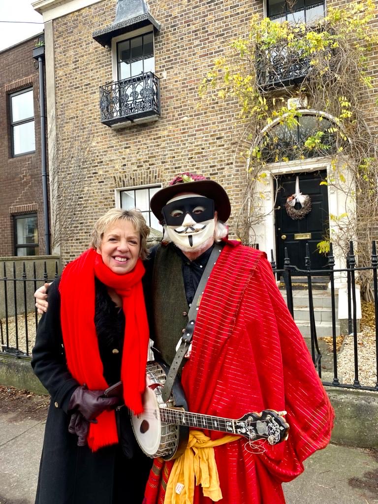 ivanabacik's tweet photo. The best way to spend #StephensDay - back on #Sandymount Green with the fantastic #WrenBoys for great music and dancing! @SandymountD4 @newsFour @DubCityCouncil https://t.co/8fUHy9nAGG