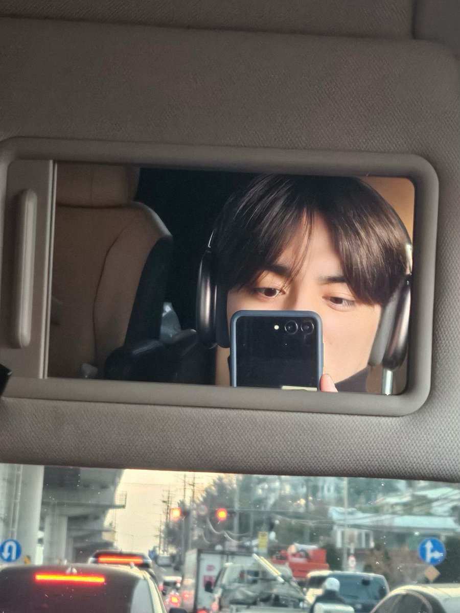 c_heolie's tweet photo. seungcheol niyo nauna na sa pinas 😆 https://t.co/IapNfoHoeL
