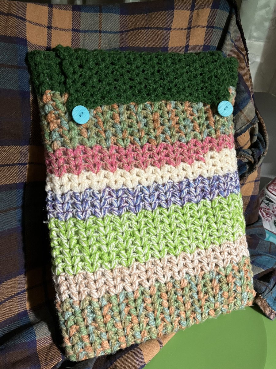papermintbird's tweet image. Just finished a new crochet laptop case for my new laptop. ❤️ #crochet #laptopcase