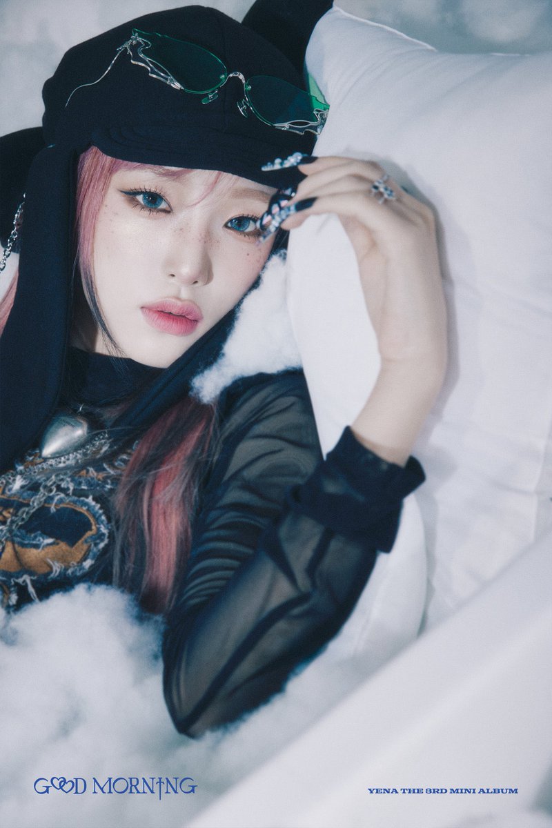 choi yena pics tweet media