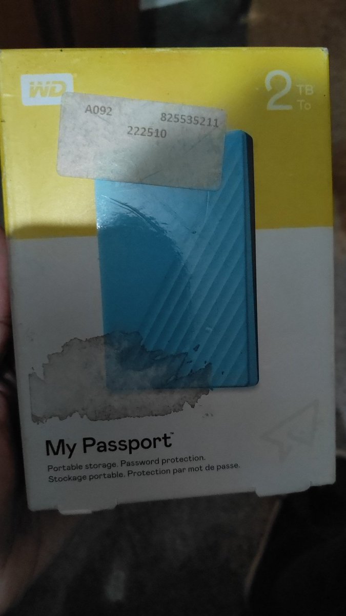 devbhatia24's tweet photo. @cromaretail @CromaSupport this is how you send me the hard disk.. worn out and wet box.. https://t.co/zvNxMnpJ66