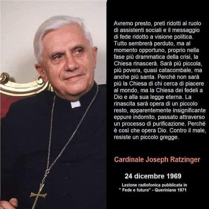 SimoPillon's tweet photo. Ci vedeva lontano, questo umile e coraggioso sacerdote bavarese.
La sua profezia si sta realizzando sotto i nostri occhi dopo soli 54 anni.
Presto non resterà nulla della #Chiesa che cerca di piacere al mondo. 
Contro il male, resiste un piccolo gregge.
#JosephRatzinger https://t.co/3ldEp3zrRF