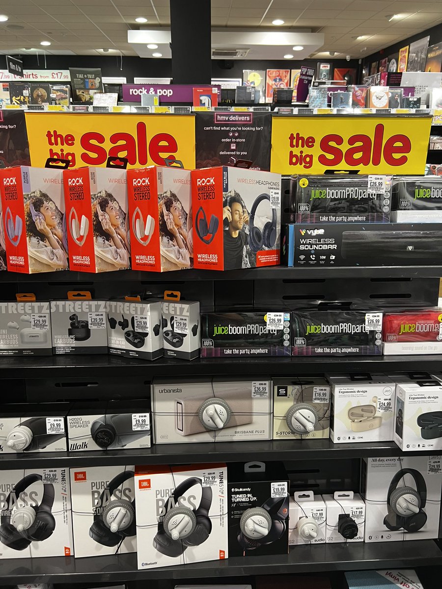 hmvBoston tweet media