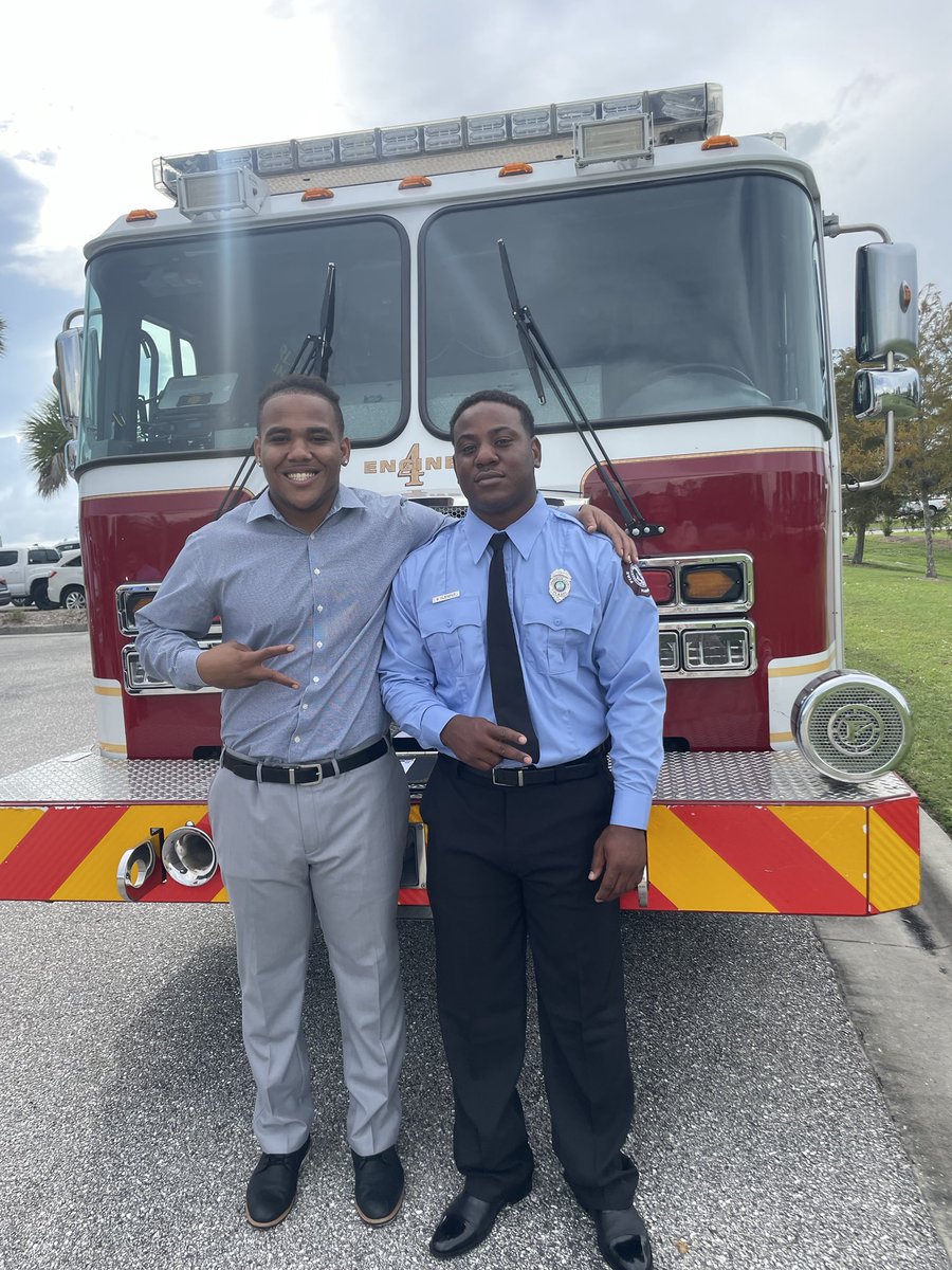 EdwardsClement4's tweet photo. ⁦@YFN_Brad⁩ happy birthday to my big bro my main man love ya fam for all lesson teach me and much more 🤞🏽 https://t.co/OFLBdV0Rt9