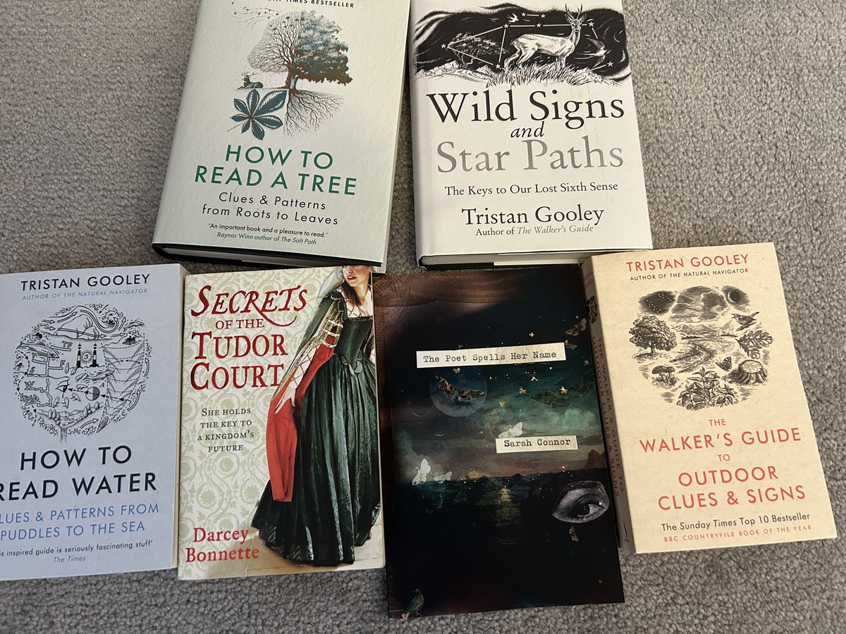 PMOsborneWriter's tweet photo. Love the books I got in my stocking this year. With the exception of the historical fiction novel, they'll be great inspiration for my #poetry
#IARTG
#books
#trees
#water
#wildsigns
#Christmasgifts
#BoxingDay2023 https://t.co/tMCEoEt2NL