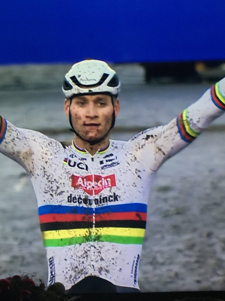 EngelenTon's tweet photo. Gavere mvdPoel wint maar geweldige wedstrijd van jorisNieuwenhuis !!!! https://t.co/EepbIlQiq4