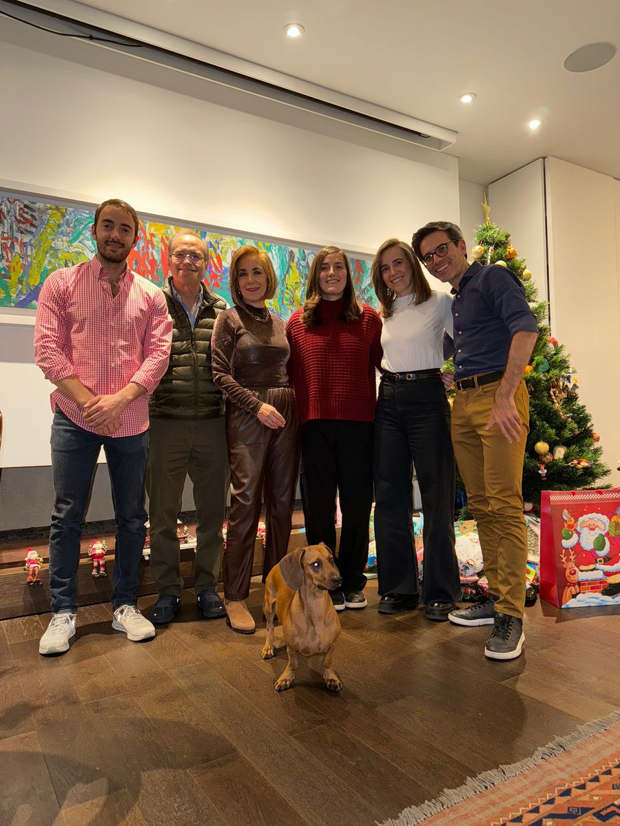 TataCalde's tweet photo. El mejor regalo, la familia! ♥️🙌🏻
#familia #navidad #christmas #family #bestpresent https://t.co/4rDHgNmsNE