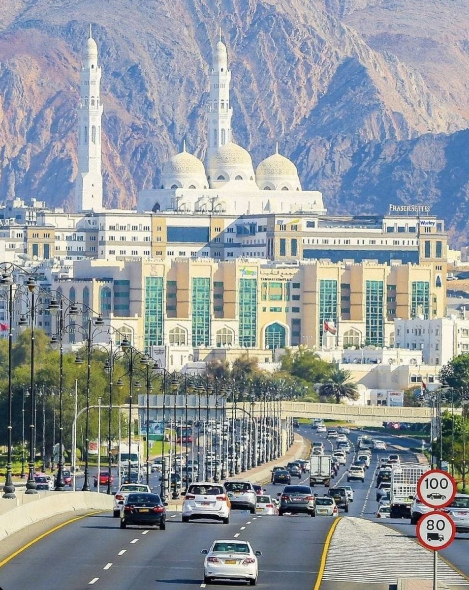 ranaameen23's tweet photo. Stunning views from the Muscat main road – where the city's charm unfolds against a backdrop of mountains and mosque. Nature and urban elegance in perfect harmony.
#MuscatViews #ScenicBeauty https://t.co/cRvLsiHmKJ