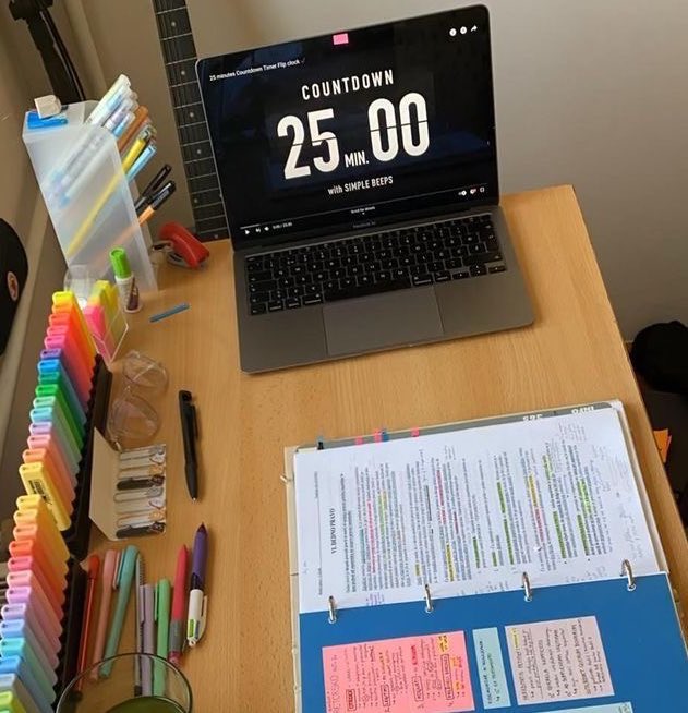 wagnernamed's tweet photo. 🚨 FLASH CARDS para ANKI 🚨

 💫Cards prontos de todas as matérias para você REVISAR para o ENEM e VESTIBULARES. Além de revisar, você memoriza, pois o algoritmo do Anki é tudo de bom. 

🌟 Para iPhone, o app é pago, para Android e PC é grátis. 

Vou deixar o link no comentário: https://t.co/GFqTHLOAth