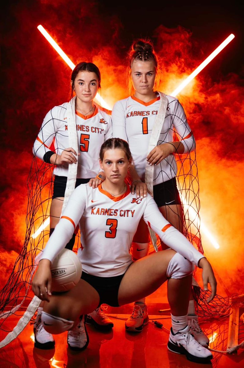 One final set of awards for Lady Badgers Volleyball in 2023. 

These 3 were named to the 2023 South Texas News Volleyball Super Team with Mia Lopez receiving 2nd Team honors and Mackenzie Clark and Allie Wieding receiving Honorable Mention. Proud is an understatement.🧡🖤 #BPND