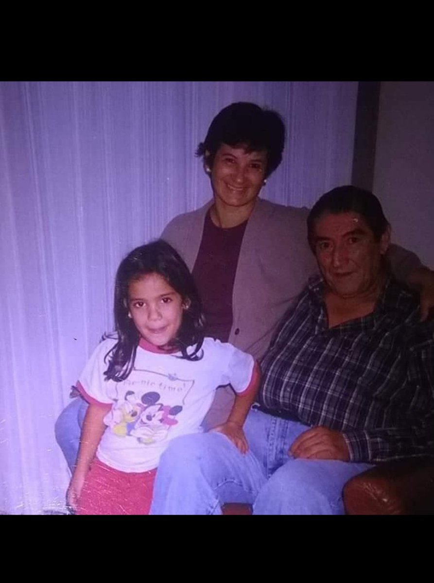 Te extraño todos los días,  necesito un abrazo tuyo hoy más que nunca mi viejo