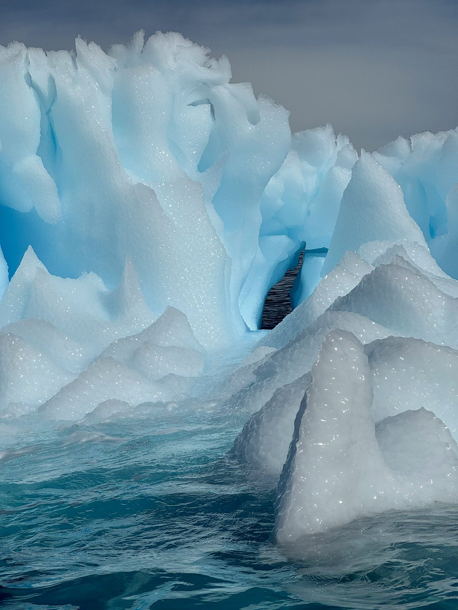 Ryota_US's tweet photo. iceberg🧊 https://t.co/nJcMIkab46