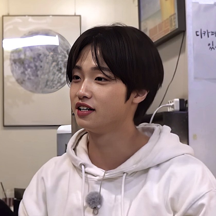 sondp_store's tweet photo. 231226 동표 네모의꿈 유튜브 
#손동표 #미래소년 #엑스원 https://t.co/GnKvy5XhUL