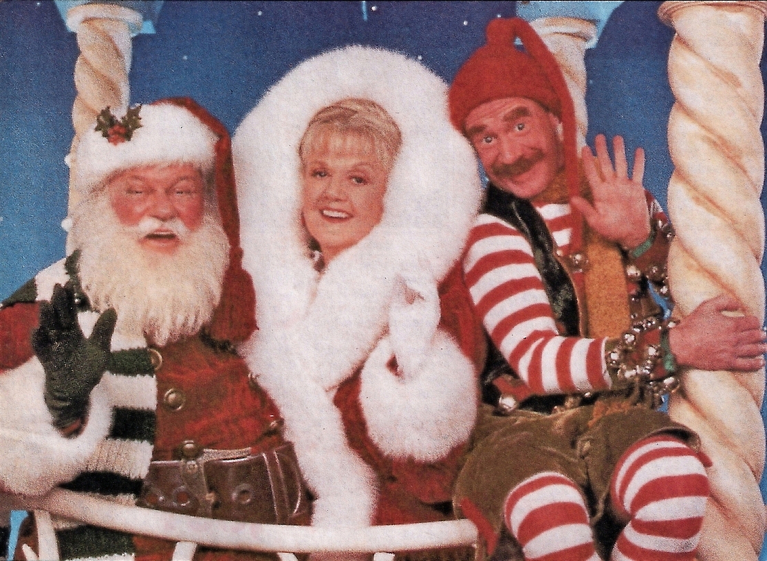 CoveGazette's tweet photo. This week, join us for a special rebroadcast of our 2021 episode about Angela Lansbury's 1996 TV movie MRS. SANTA CLAUSE. Available everywhere you get your podcasts or here on Spotify: https://t.co/OcvcgTWtHm
#murdershewrote #angelalansbury #lanstans https://t.co/sd18ayERPM
