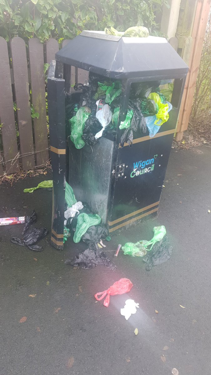 Just look at this disgraceful mess!! 
#HealthHazard <a href="/WiganCouncil/">Wigan Council</a> 
More bins needed &amp; no excuses about house builders sorting it! YOU allowed the houses with no agreement to provide bins by house builders! You sort it out
#healthrisk #hazard <a href="/ManchesterEven/">Manchester News Evening MEN</a> <a href="/leighjournal/">Leigh Journal</a>