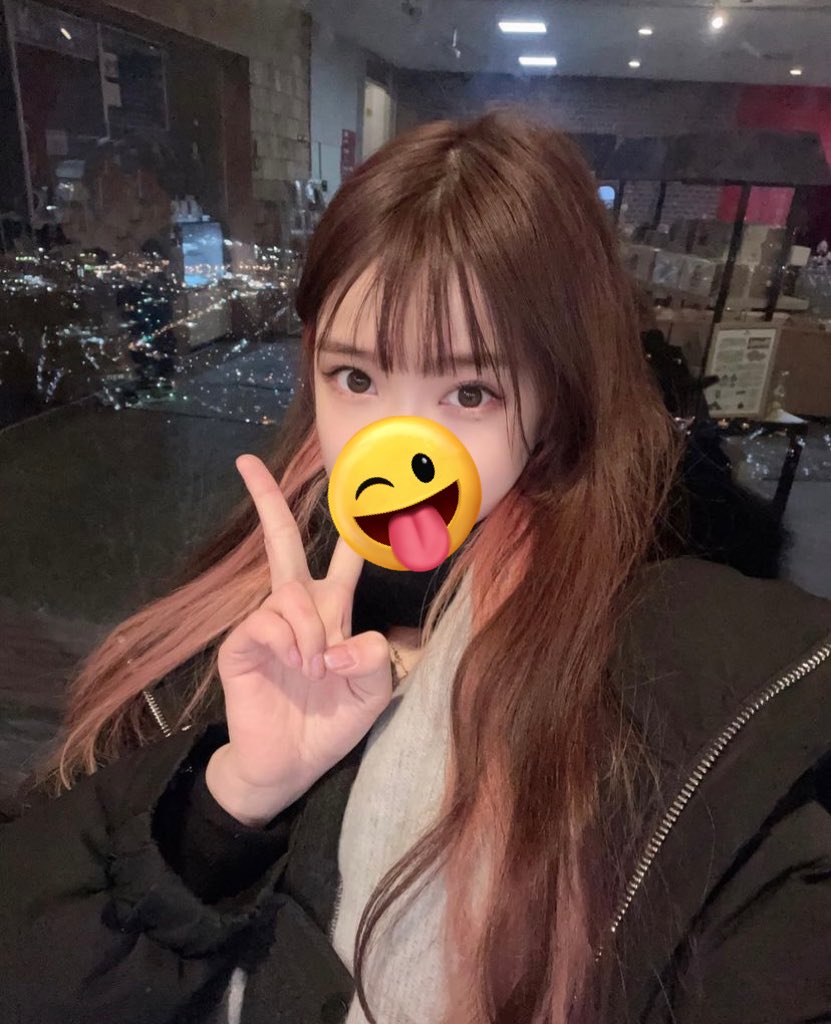 yunayuna431's tweet photo. 年末だし、M男いじめて今年の嫌なこと忘れよっかなぁ
モザイクなし見たいマゾちゃんはRTといいねしてからDMきなさい。
脳イキさせてあげる。 https://t.co/pCSxQLSIoD