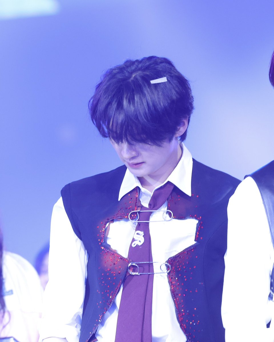 Berryto_IN's tweet photo. 【𝟐𝟑𝟏𝟐𝟐𝟓】 𝐒𝐁𝐒 가요대전
🎄🐰

 #straykids  #Leeknow
 #스트레이키즈  #리노 https://t.co/nDEt3rZ8fT