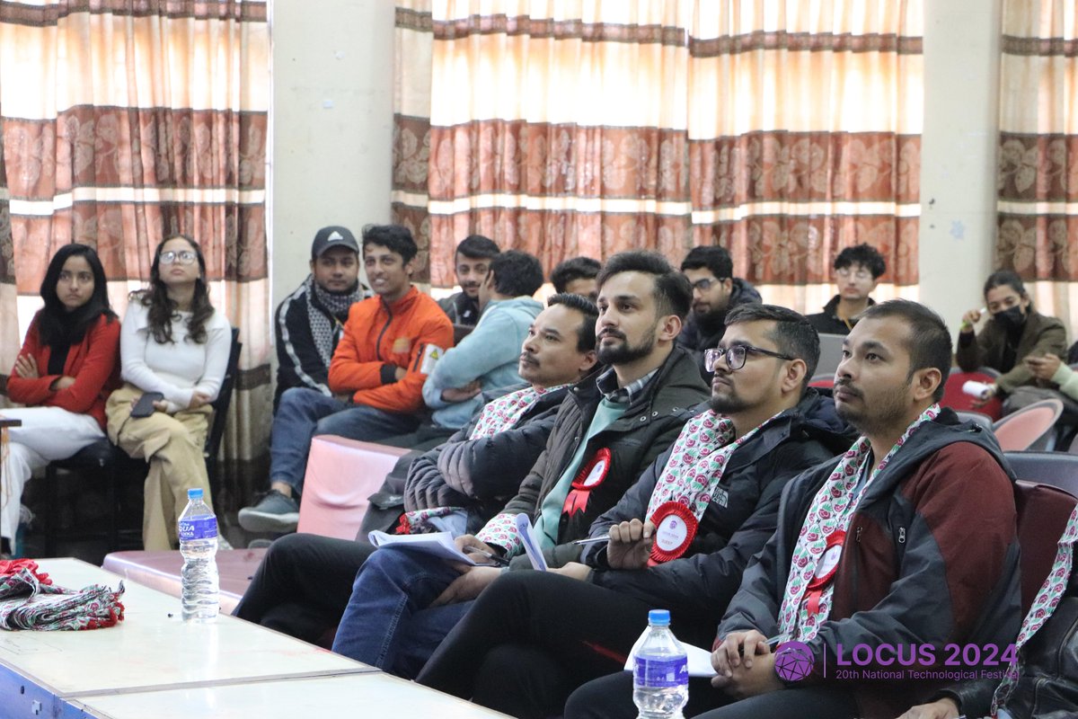 locus_ioe's tweet image. We are delighted to share that a total of 21 teams showcased their ideas during the inaugural day of the Viveka CodeCamp 2024. 
Here are the glimpses of the remarkable presentations and this coding revolution.
#LOCUS2024 #CodeCamp #IdeaScreeningDay #Viveka #LOCUS