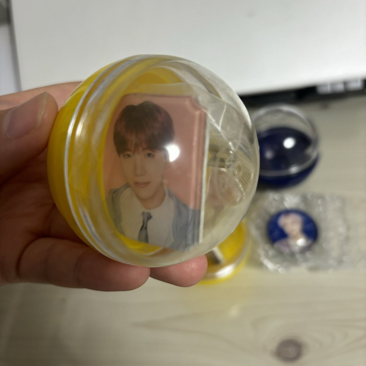 yangdo2839's tweet photo. 방탄소년단 4기,5기 머스터 muster 럭키드로우 lucky draw 양도합니다 

캡슐 럭키드로우 1개 당 0.5에 양도합니다 
4기 - rm suga jhope jimin 
5기 - jimin 

#방탄 #방탄소년단 #방탄양도 #럭키드로우 #럭드 #방탄럭드 #bts https://t.co/u2JyNdBPAc