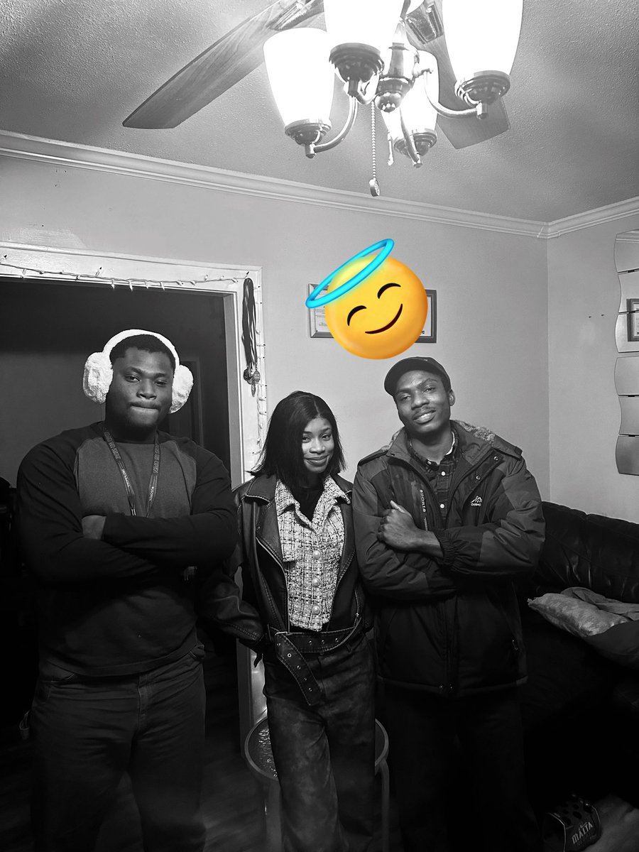olubori_agboola's tweet image. My friends came all the way from California and Virginia to spend Christmas with me in New York🥹🥹 third wheeling isn’t cool but I love them so much 😂😂