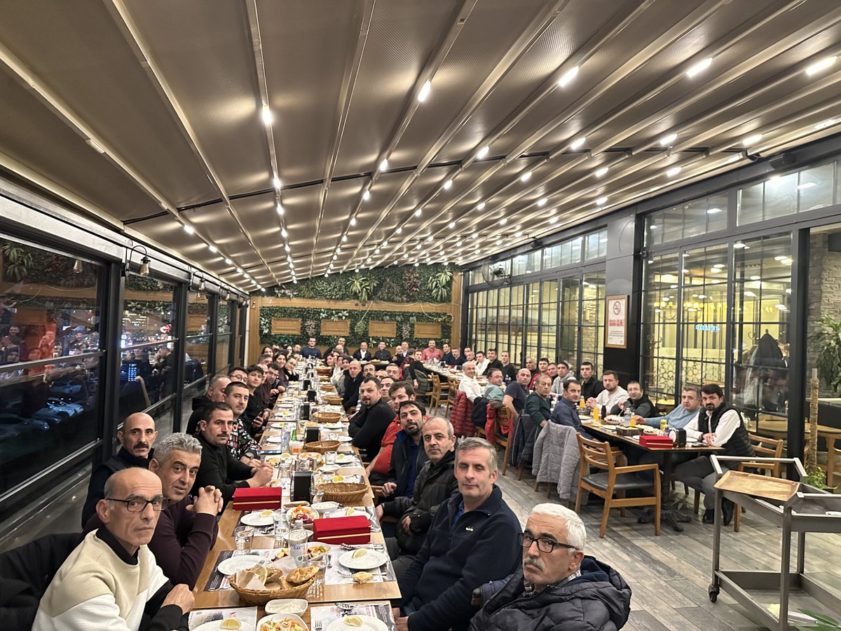 Taşpi gıda ailesi olarak 10. Yılını dolduran personellerimize verilen yemekteyiz